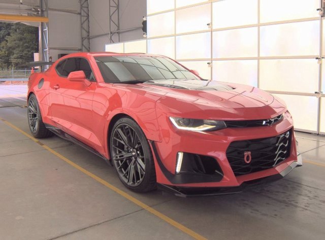 Used 2019 Chevrolet Camaro ZL1 image 2