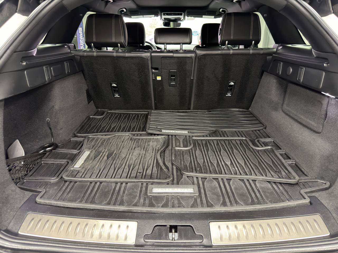Used 2022 Land Rover Range Rover Velar R-Dynamic S AWD/4WD image 36