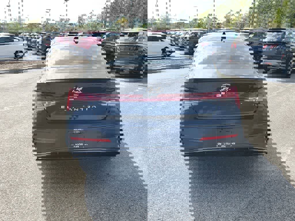 New 2026 Hyundai Elantra SEL Sport Premium image 9