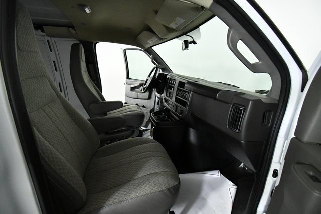 New 2025 Chevrolet Express 3500 Extended RWD image 24