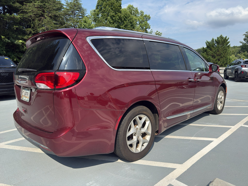 Used 2018 Chrysler Pacifica Touring-L Plus w/ Tire & Wheel Group FWD image 3