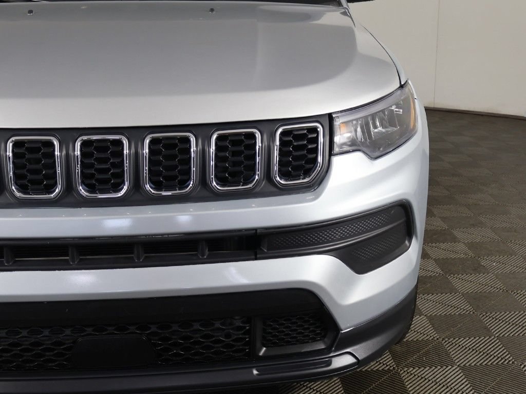 Used 2025 Jeep Compass Sport AWD/4WD image 11