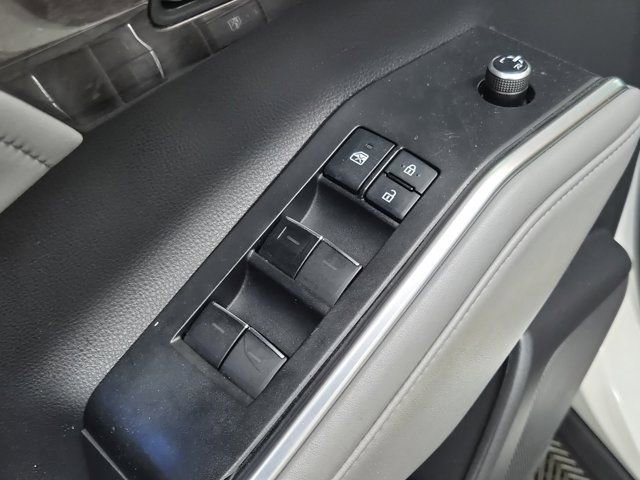 Used 2021 Toyota Highlander Platinum FWD image 21
