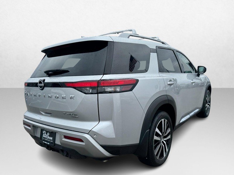 Used 2024 Nissan Pathfinder Platinum w/ Cargo Package AWD/4WD image 5