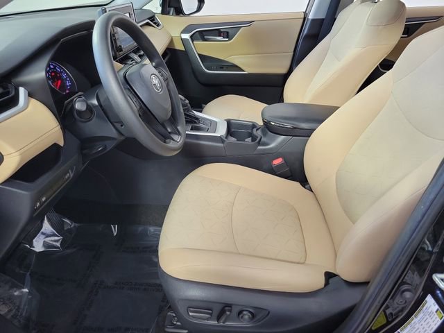 Used 2020 Toyota RAV4 XLE w/ Convenience Package FWD image 19