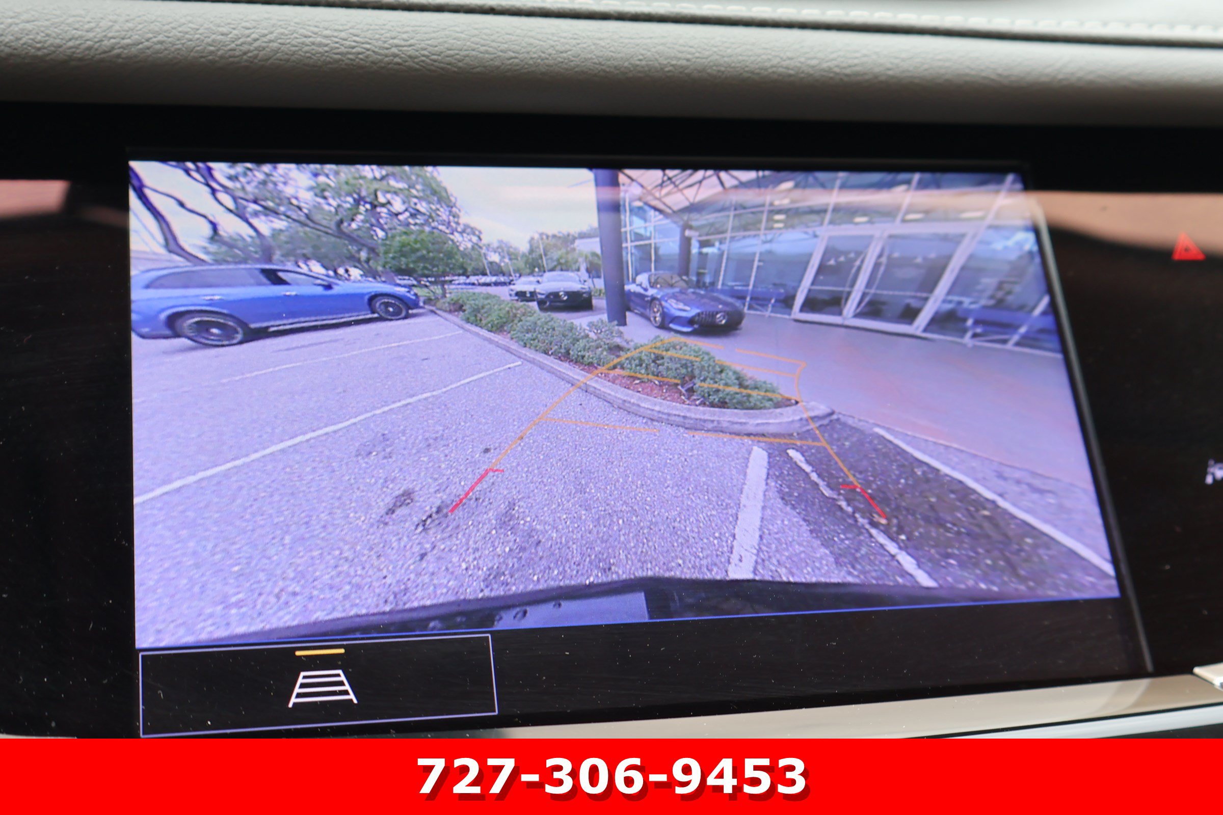 Used 2023 Cadillac XT6 Premium Luxury FWD image 4