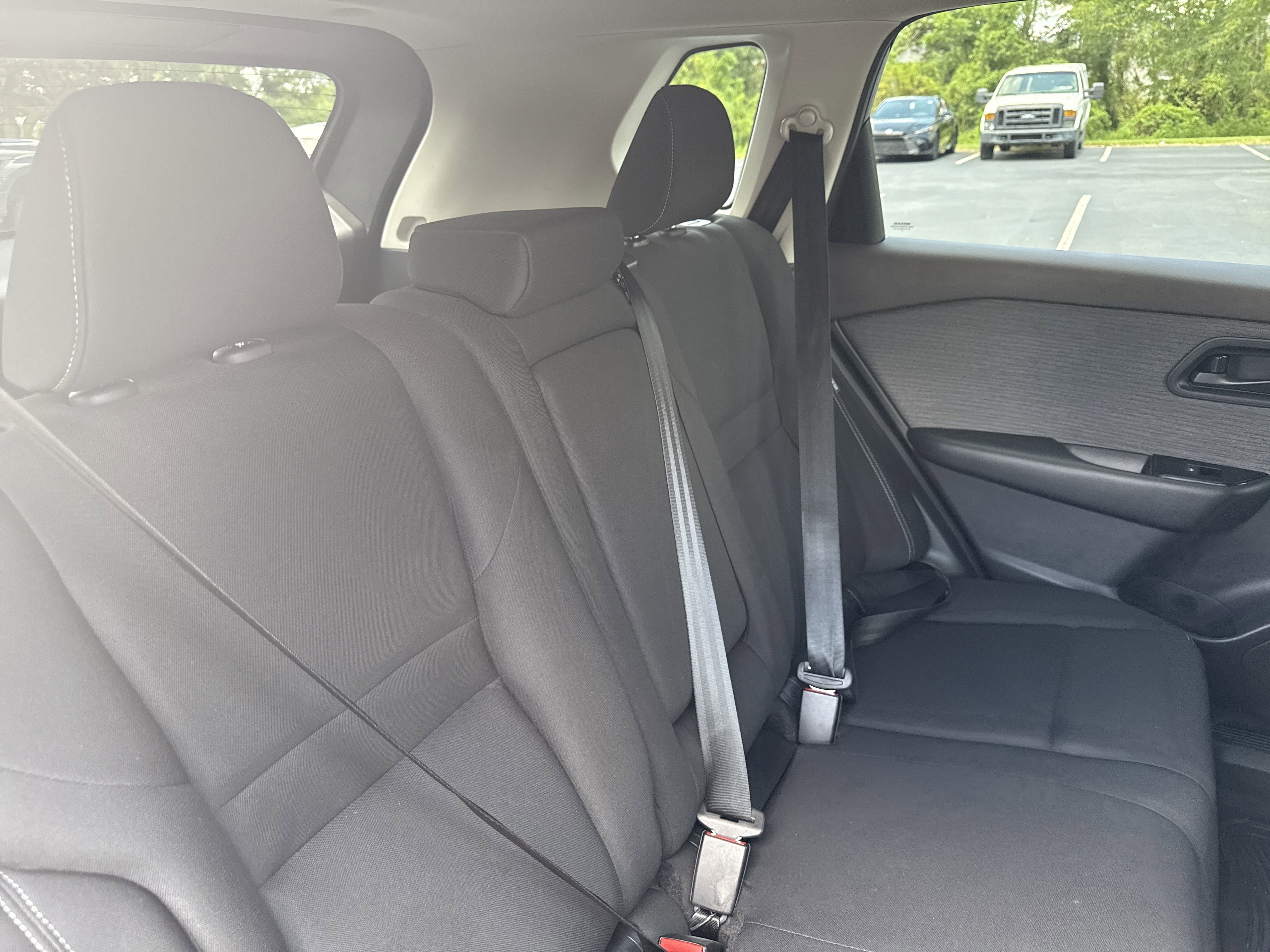 Used 2023 Nissan Rogue S image 31
