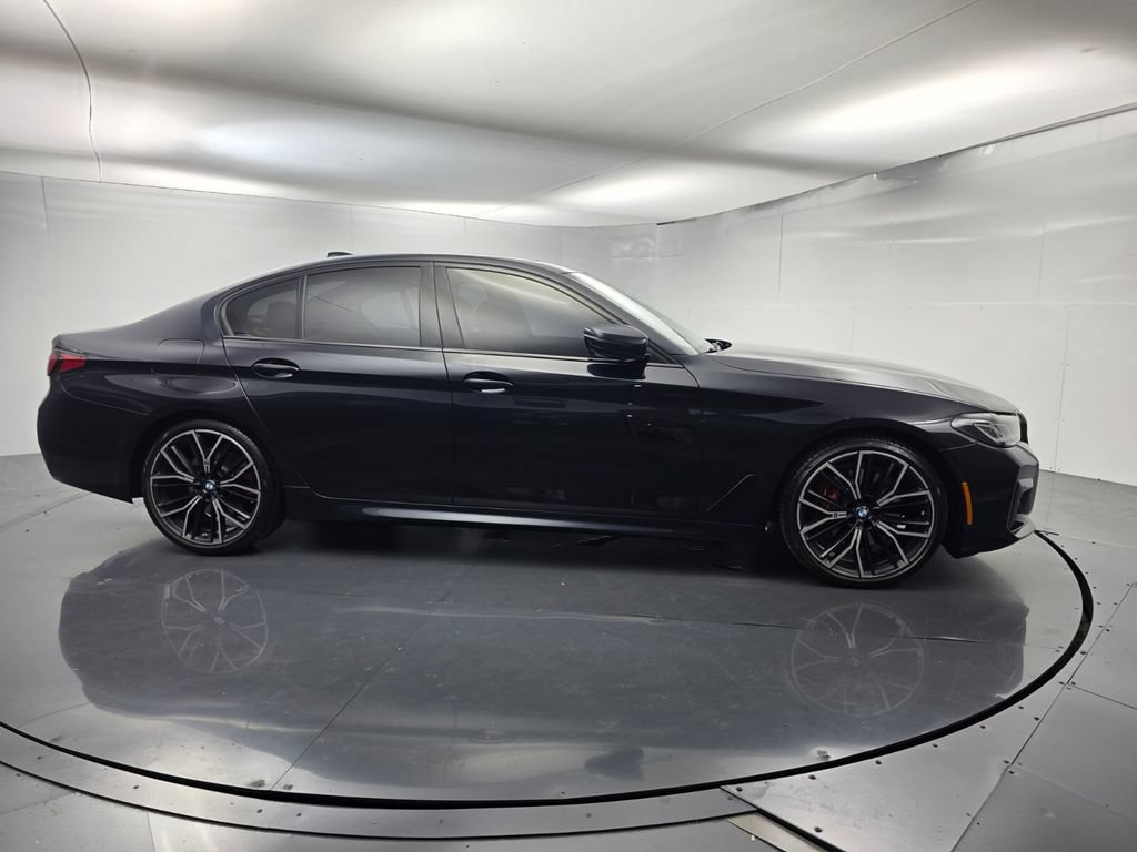 Used 2021 BMW 530i w/ M Sport Package RWD image 3