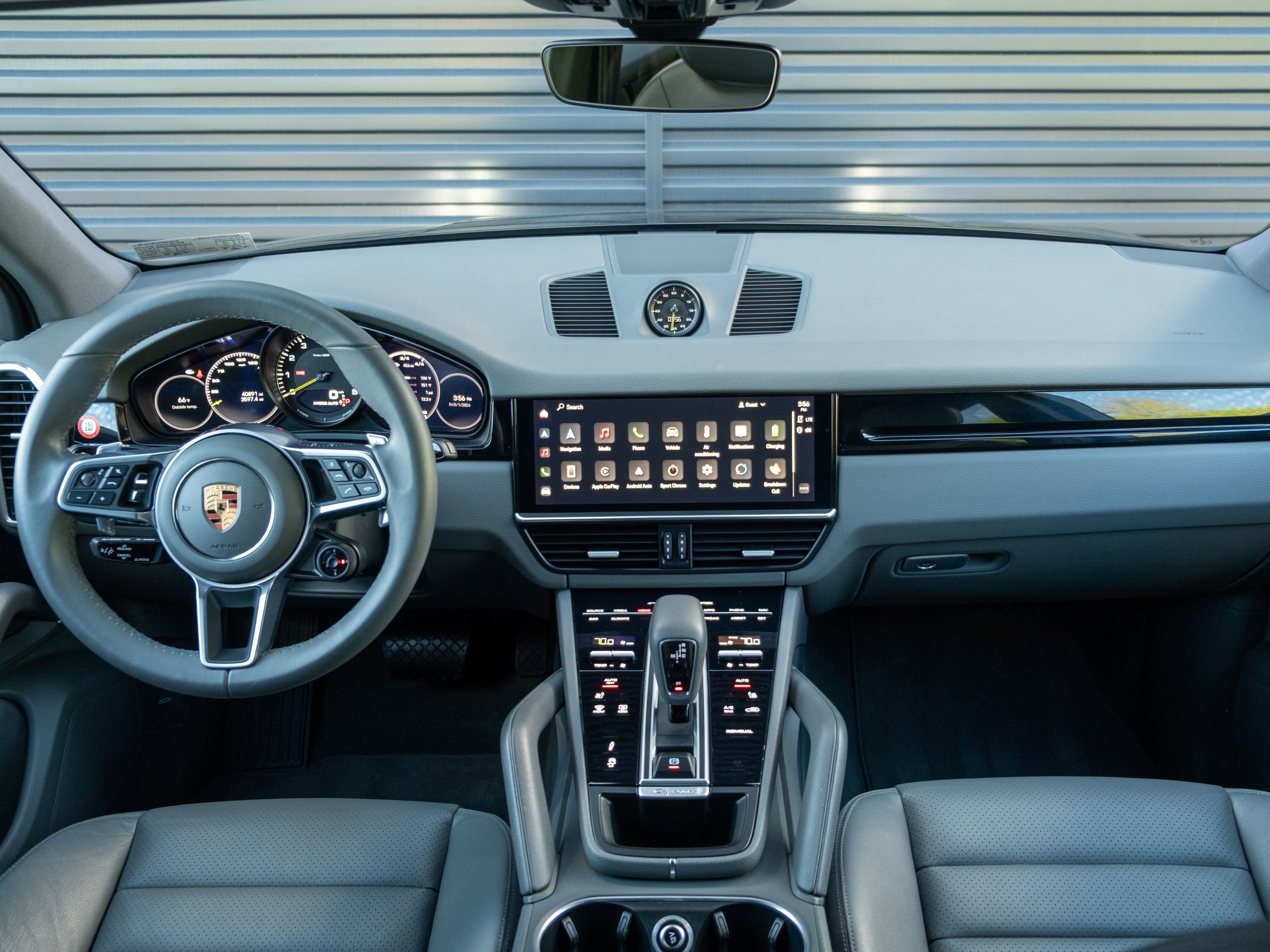 Certified 2022 Porsche Cayenne E-Hybrid AWD/4WD image 17