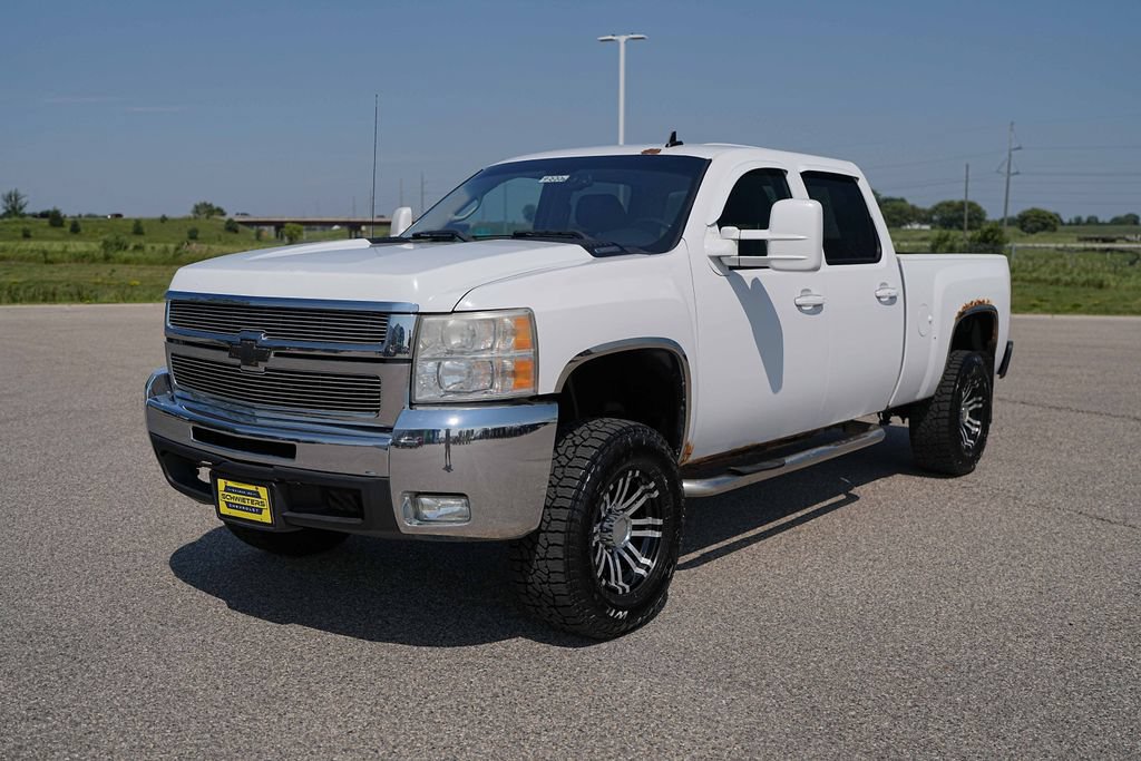 Used 2008 Chevrolet Silverado 2500 LTZ w/ Suspension Package, Off-Road AWD/4WD image 2