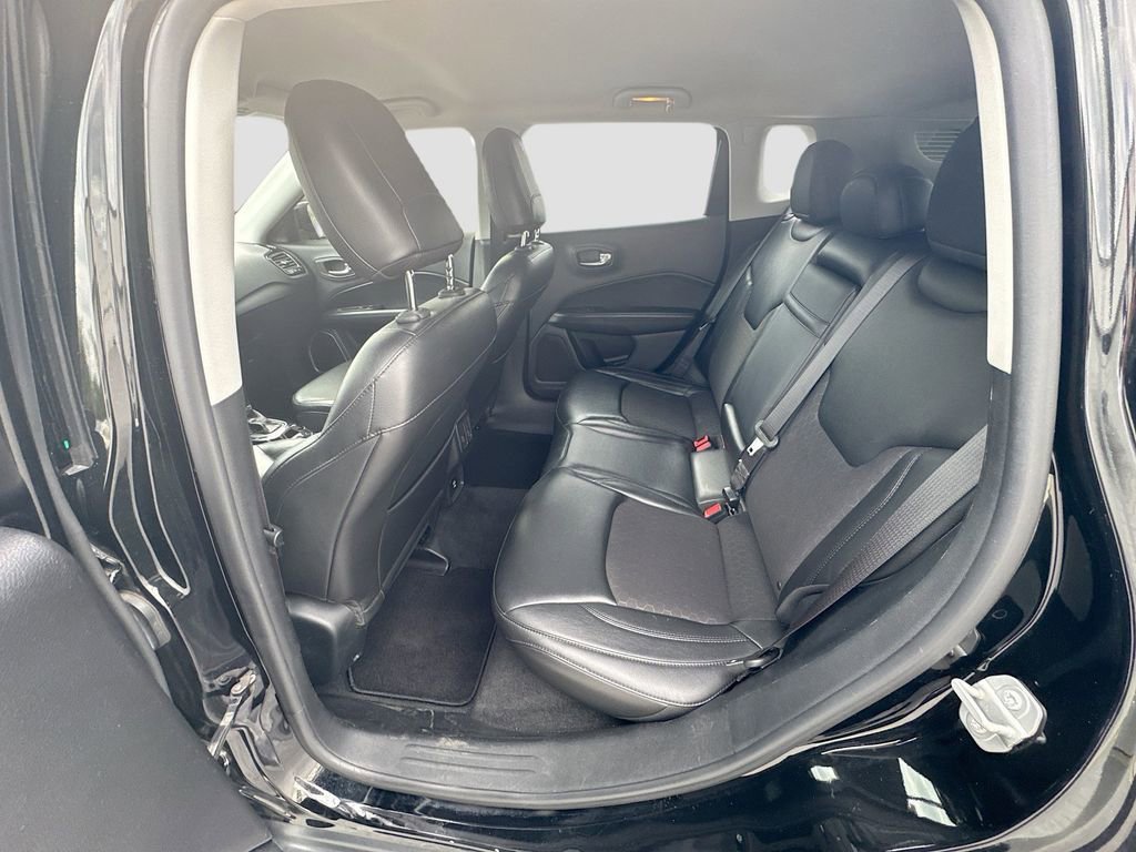 Used 2018 Jeep Compass Latitude AWD/4WD image 22