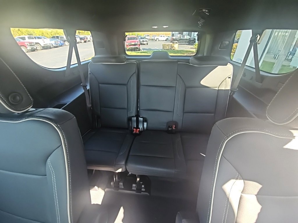 New 2026 Chevrolet Suburban Premier image 16