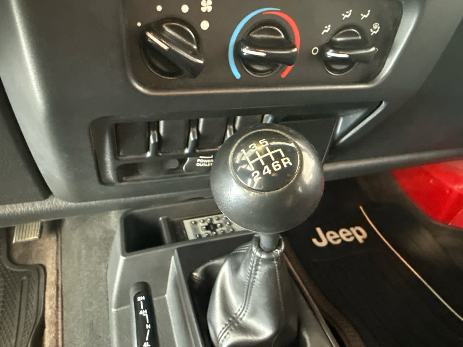 Used 2005 Jeep Wrangler SE AWD/4WD image 13