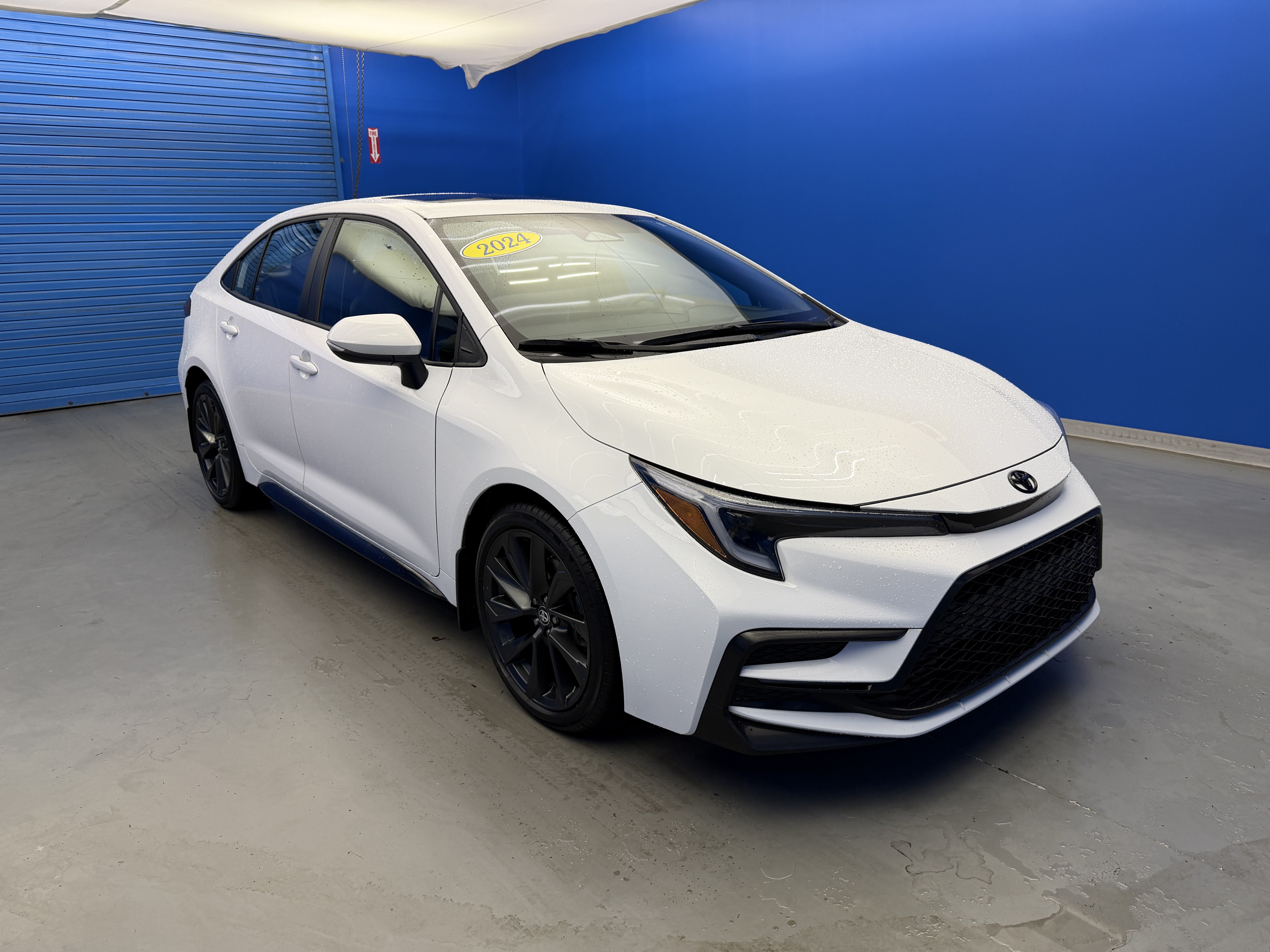 Used 2024 Toyota Corolla XSE FWD image 2