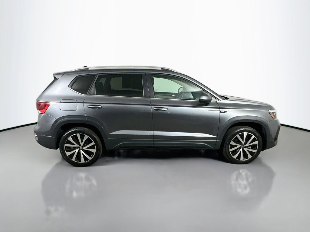 Used 2024 Volkswagen Taos SE FWD image 7