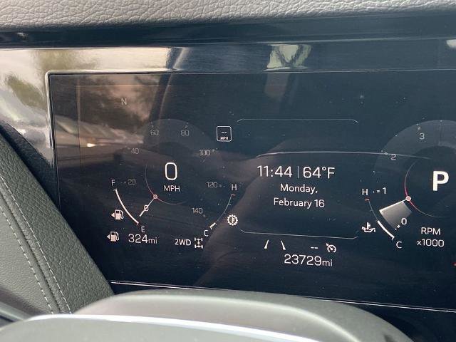 Used 2025 GMC Yukon XL Denali image 7