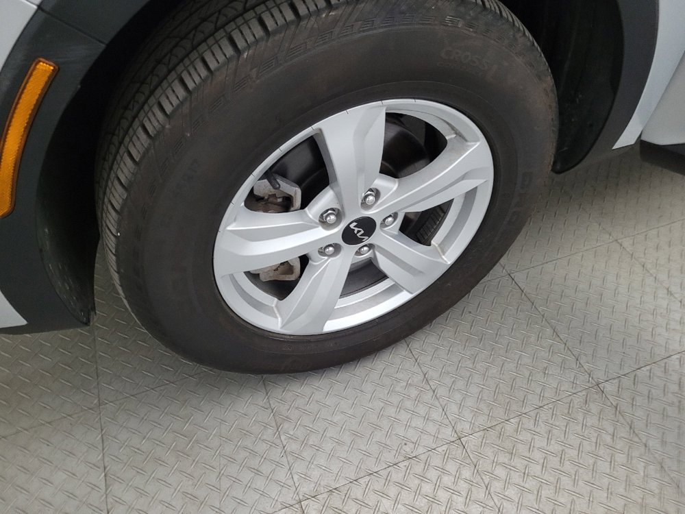 Used 2022 Kia Sorento LX image 31