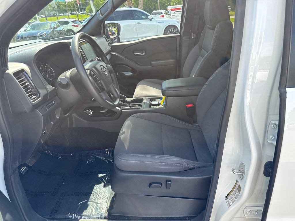 Used 2023 Nissan Frontier SV w/ Midnight Edition Package AWD/4WD image 19