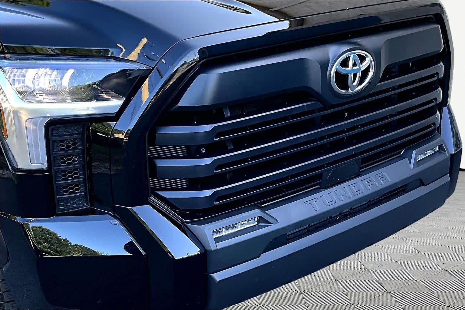 Used 2024 Toyota Tundra SR5 AWD/4WD image 30