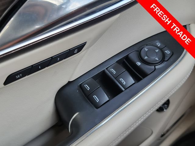 Used 2022 Buick Envision Avenir w/ Technology Package II FWD image 22