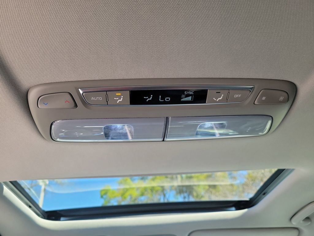 Used 2021 Kia Telluride EX w/ EX Premium Package image 17