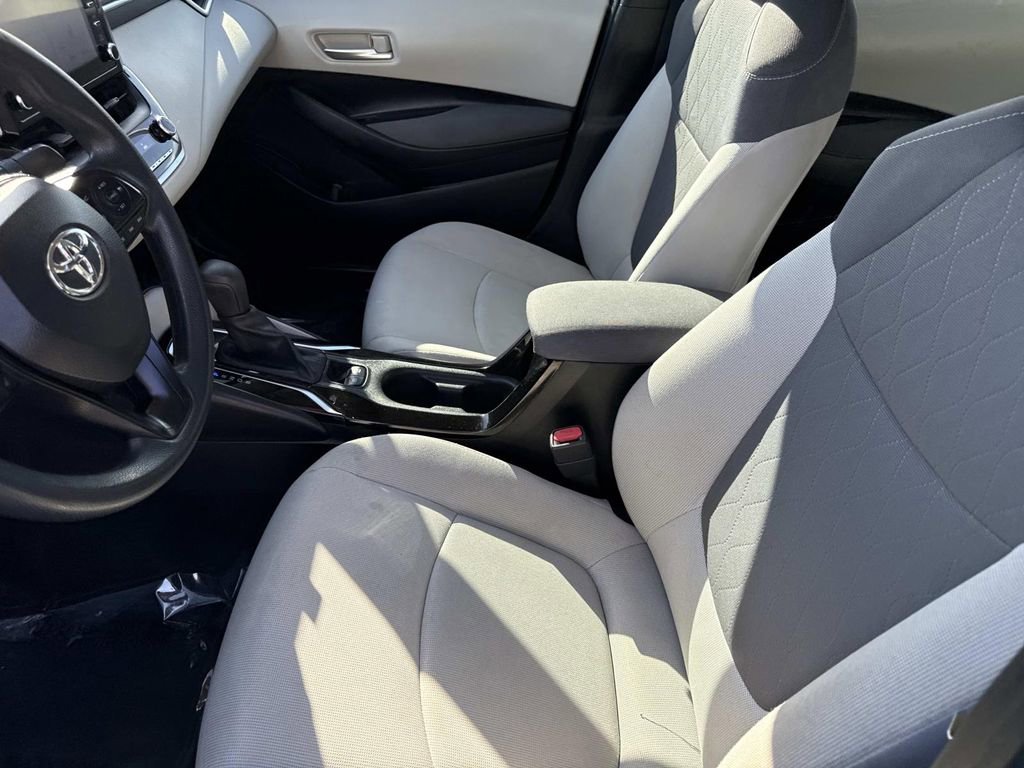 Used 2020 Toyota Corolla LE image 19