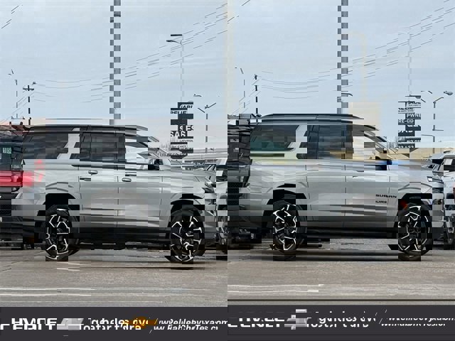 Used 2024 Chevrolet Suburban RST image 6