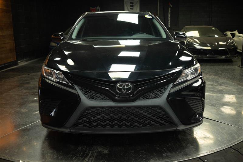 Used 2020 Toyota Camry SE w/ Carpet Mat Package FWD image 3