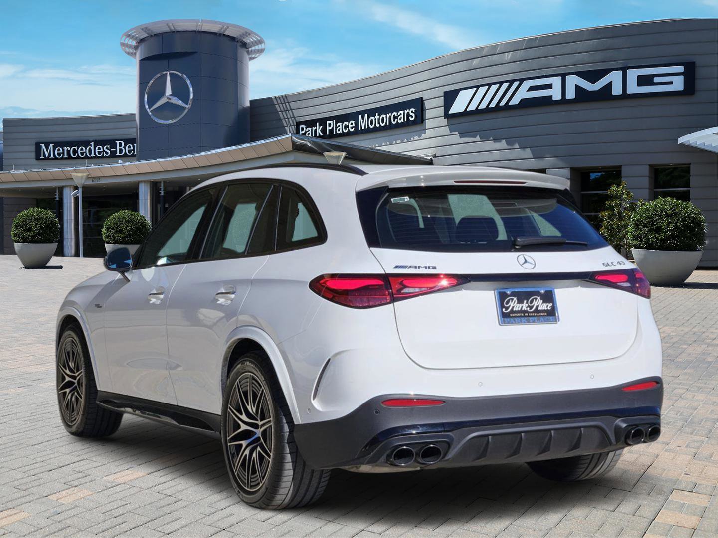 Certified 2025 Mercedes-Benz GLC 43 AMG 4MATIC image 4