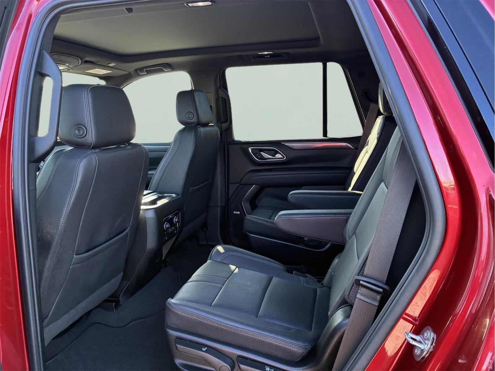 Used 2024 Chevrolet Tahoe RST w/ Luxury Package AWD/4WD image 19