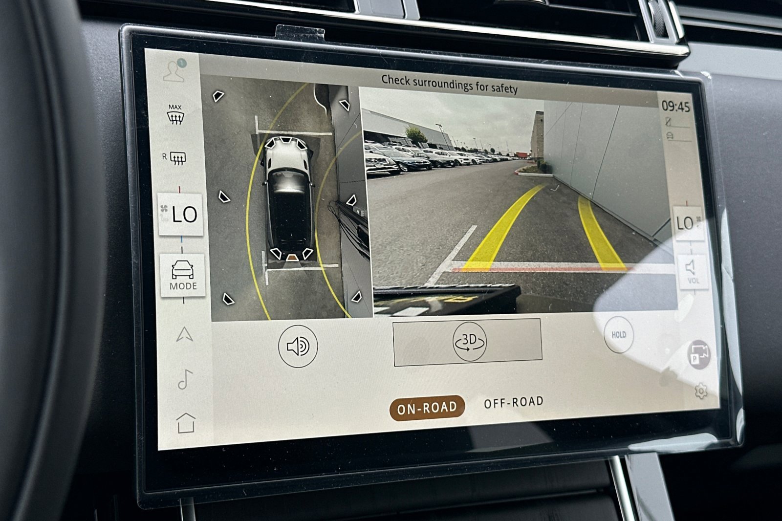 New 2026 Land Rover Range Rover Velar Dynamic SE image 23