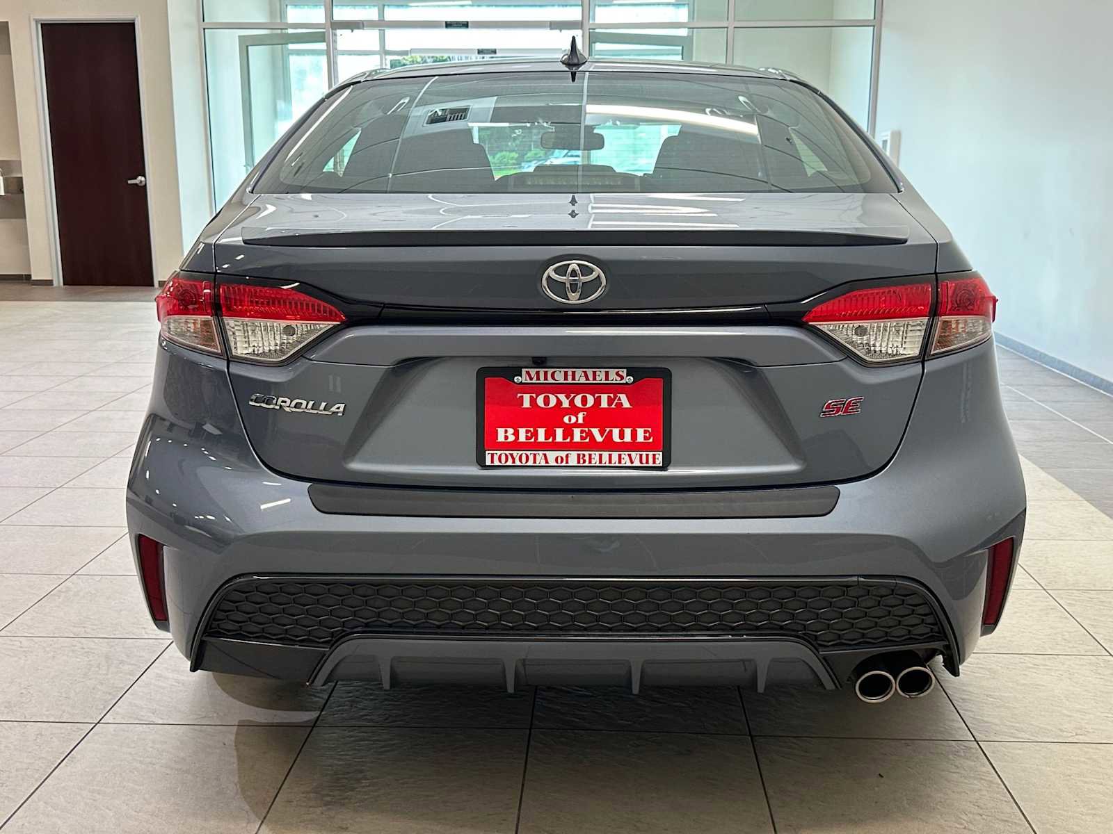Used 2021 Toyota Corolla SE w/ SE Premium Package FWD image 5
