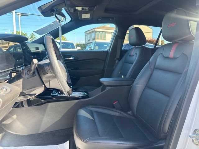 Used 2024 Chevrolet Trax RS w/ Sunroof Package FWD image 11