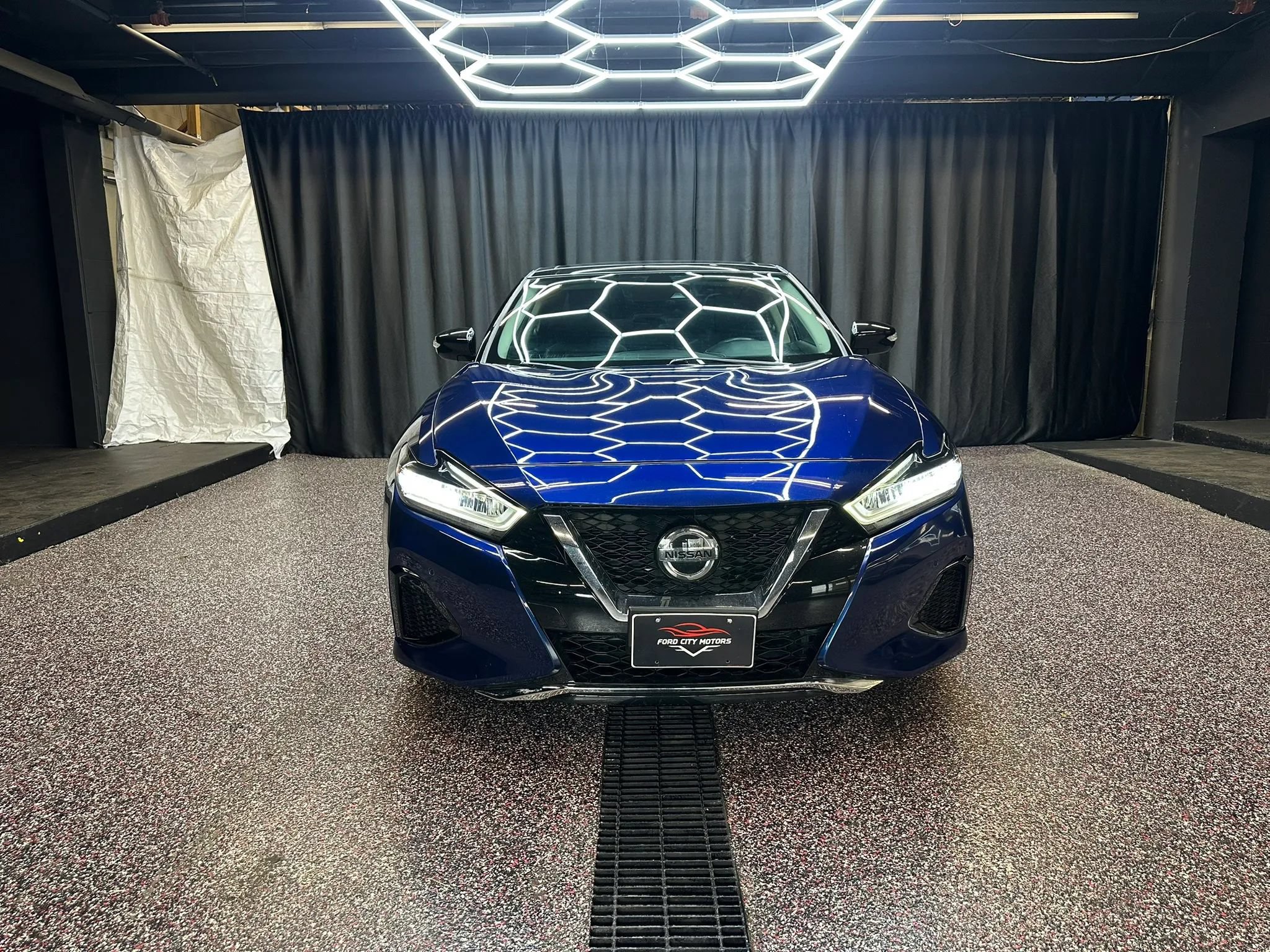 Used 2020 Nissan Maxima 3.5 SL w/ Floor Mat Group FWD image 2