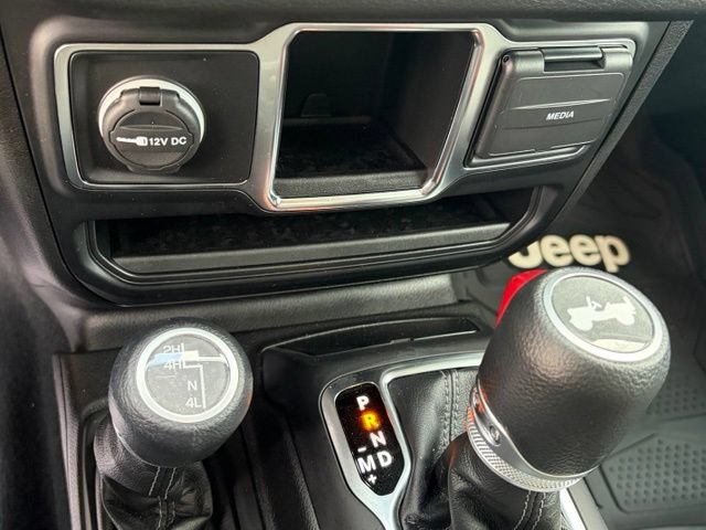 Used 2024 Jeep Wrangler Sport AWD/4WD image 21