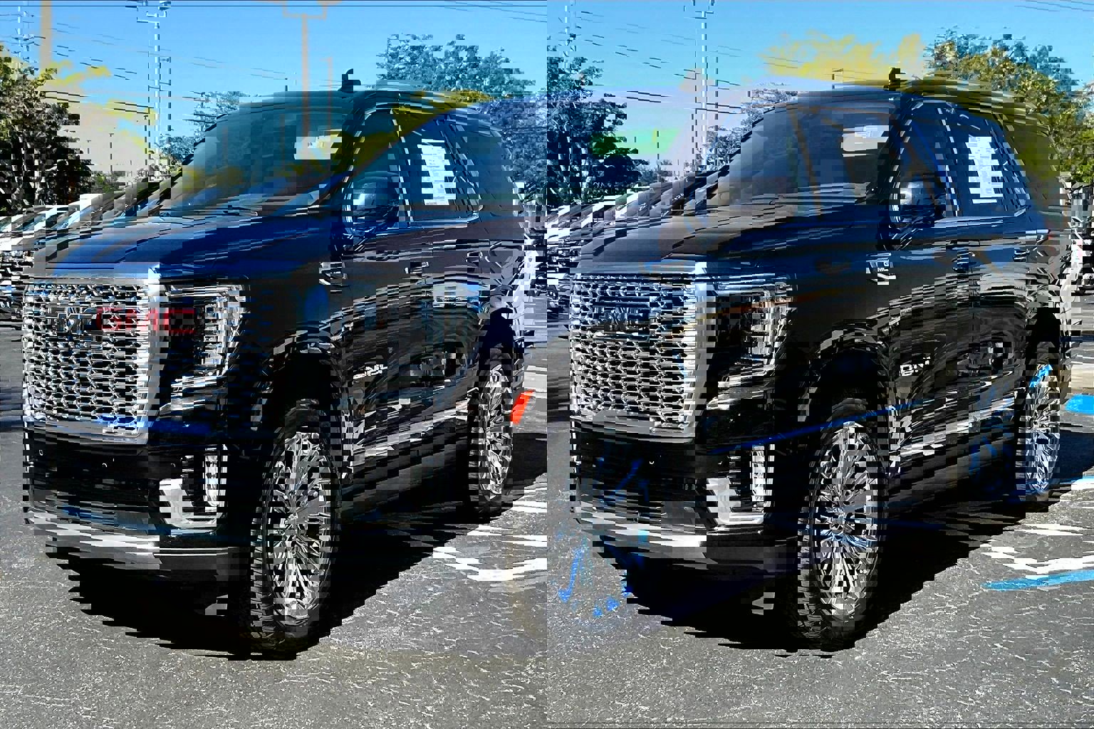 Used 2021 GMC Yukon Denali w/ Denali Premium Package image 2