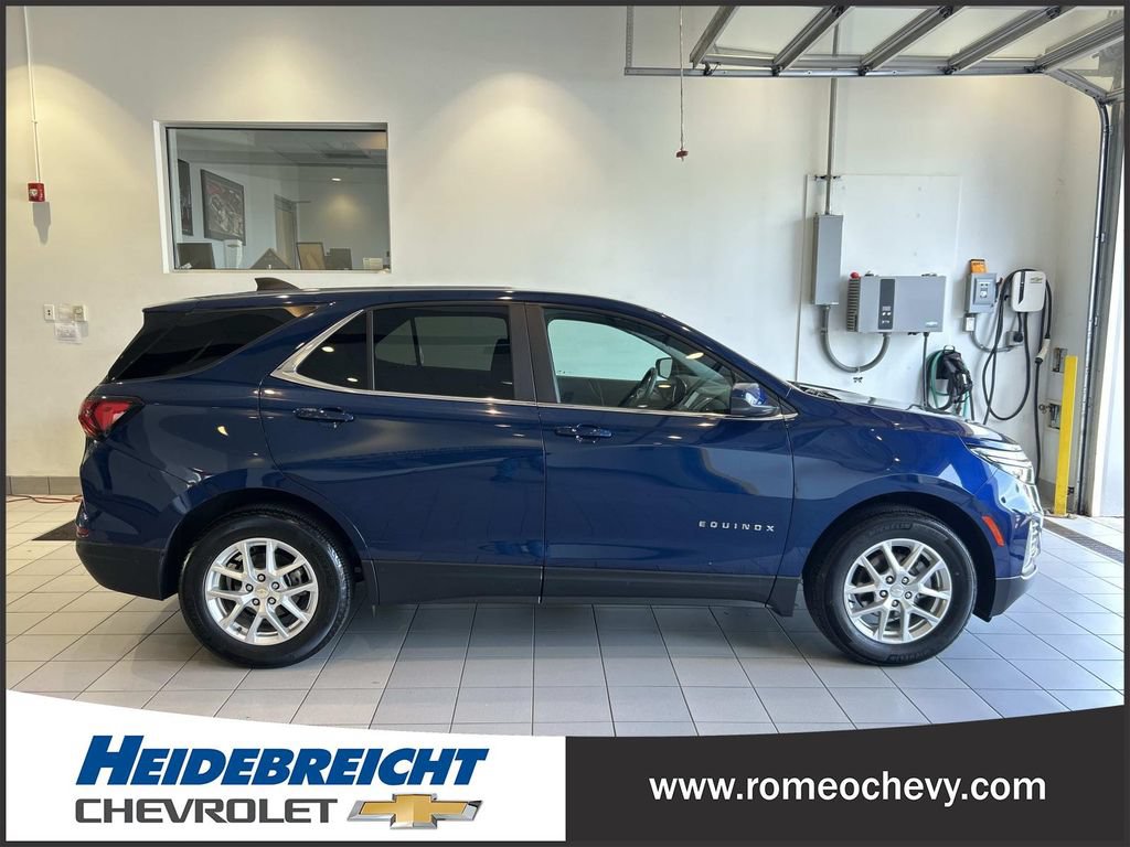 Used 2023 Chevrolet Equinox LT FWD image 2