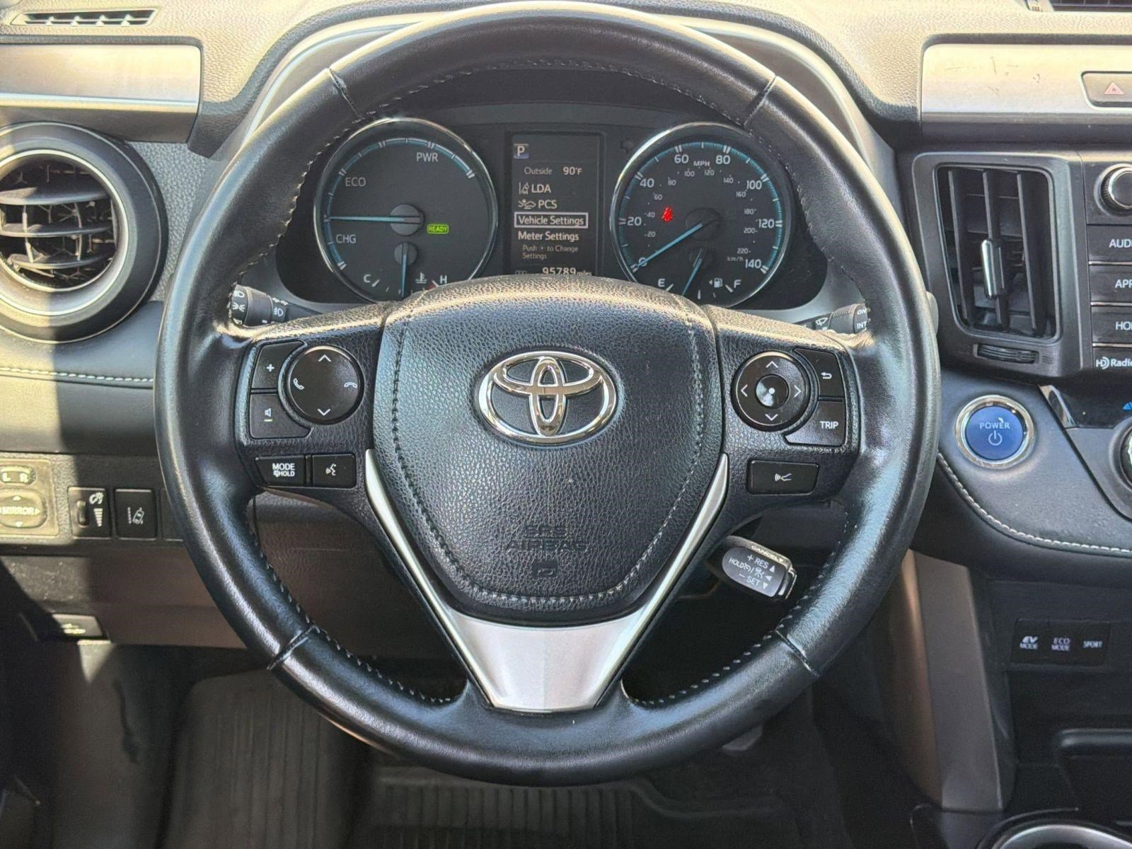 Used 2018 Toyota RAV4 XLE AWD/4WD image 17
