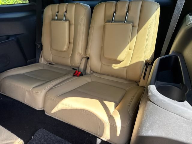 Used 2016 Ford Explorer XLT w/ Equipment Group 202A FWD image 17
