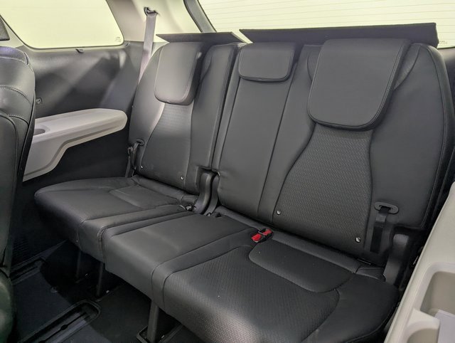 Used 2024 Kia Carnival SX Prestige image 17