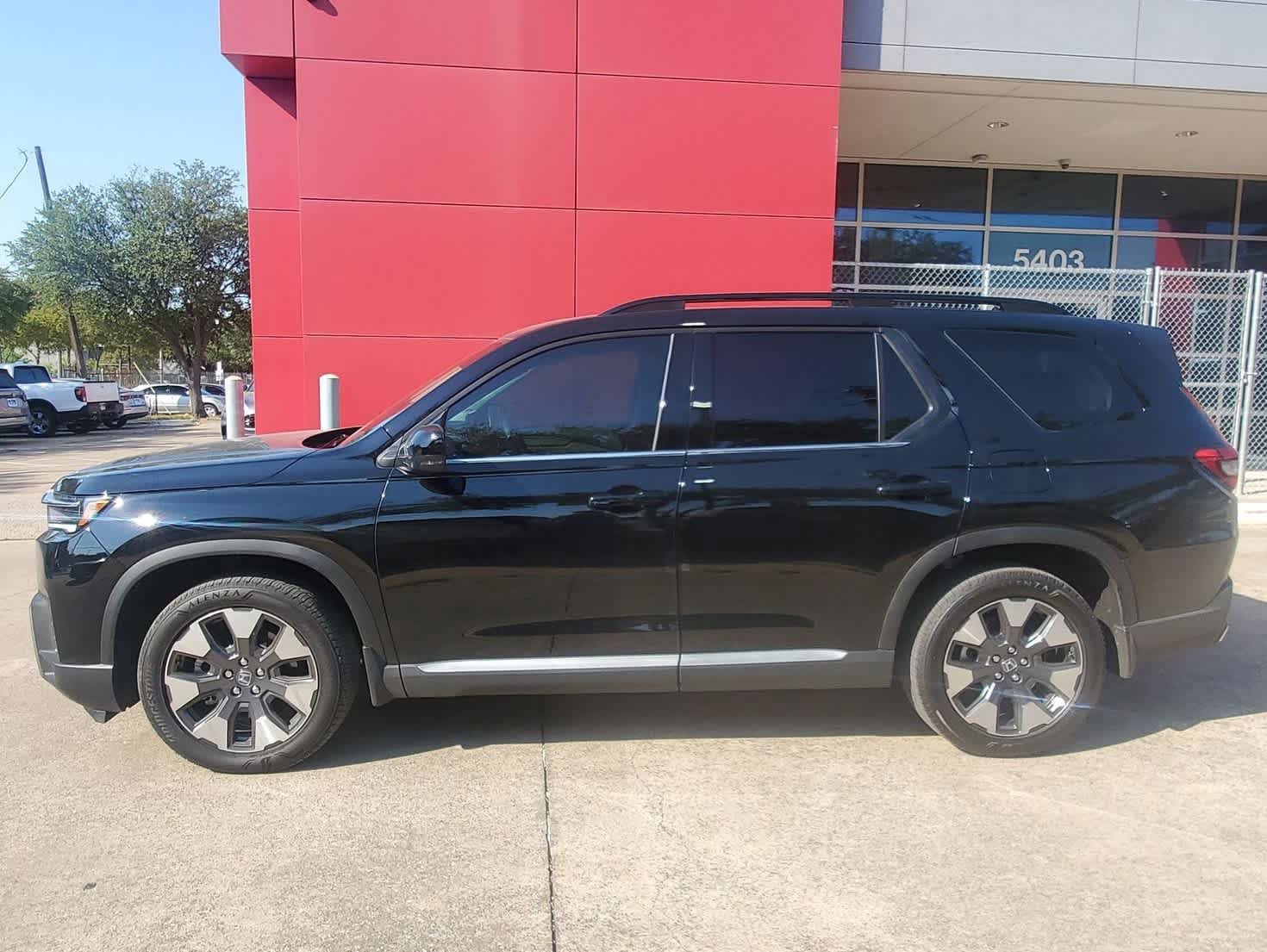 Used 2026 Honda Pilot Elite image 3
