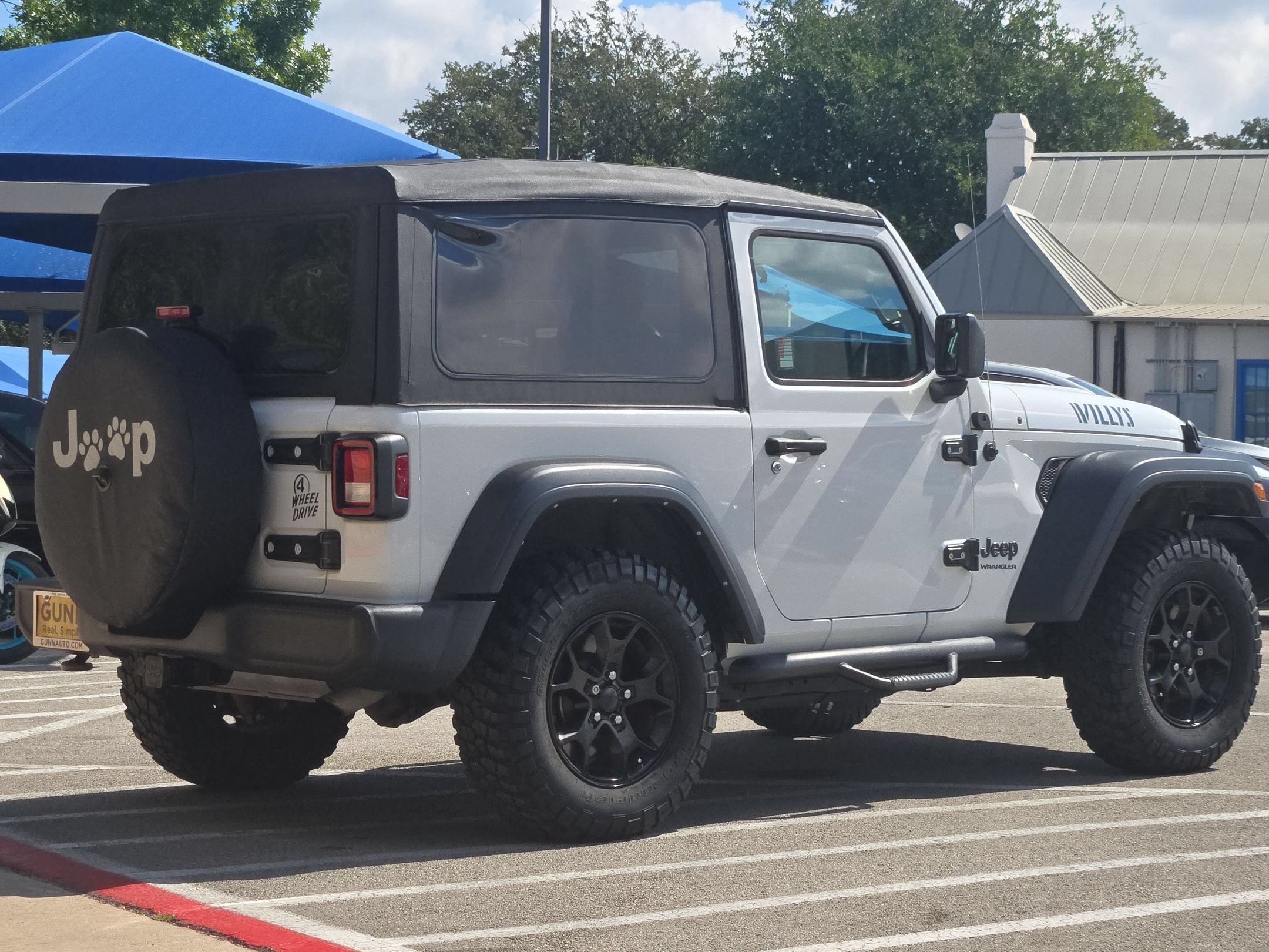 Used 2022 Jeep Wrangler Sport AWD/4WD image 3