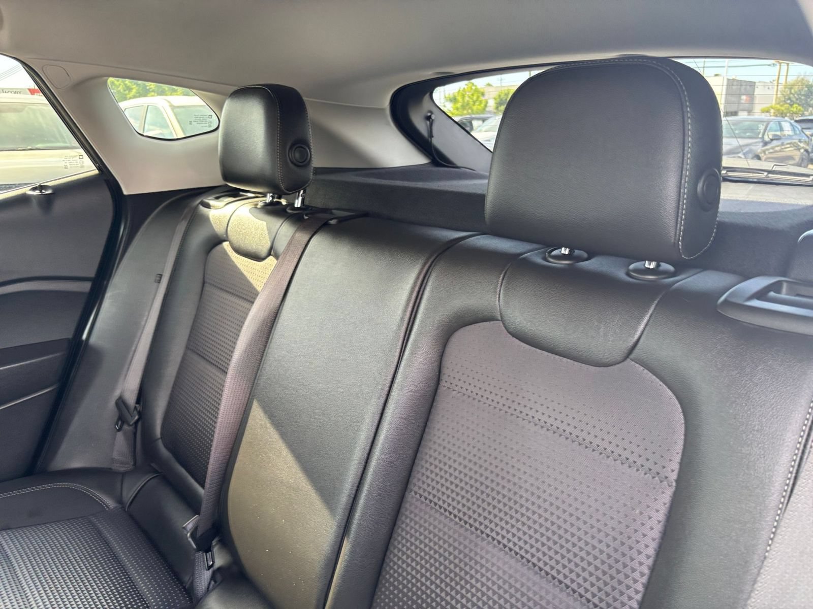 Used 2025 Chevrolet Trax LT w/ LT Convenience Package FWD image 27