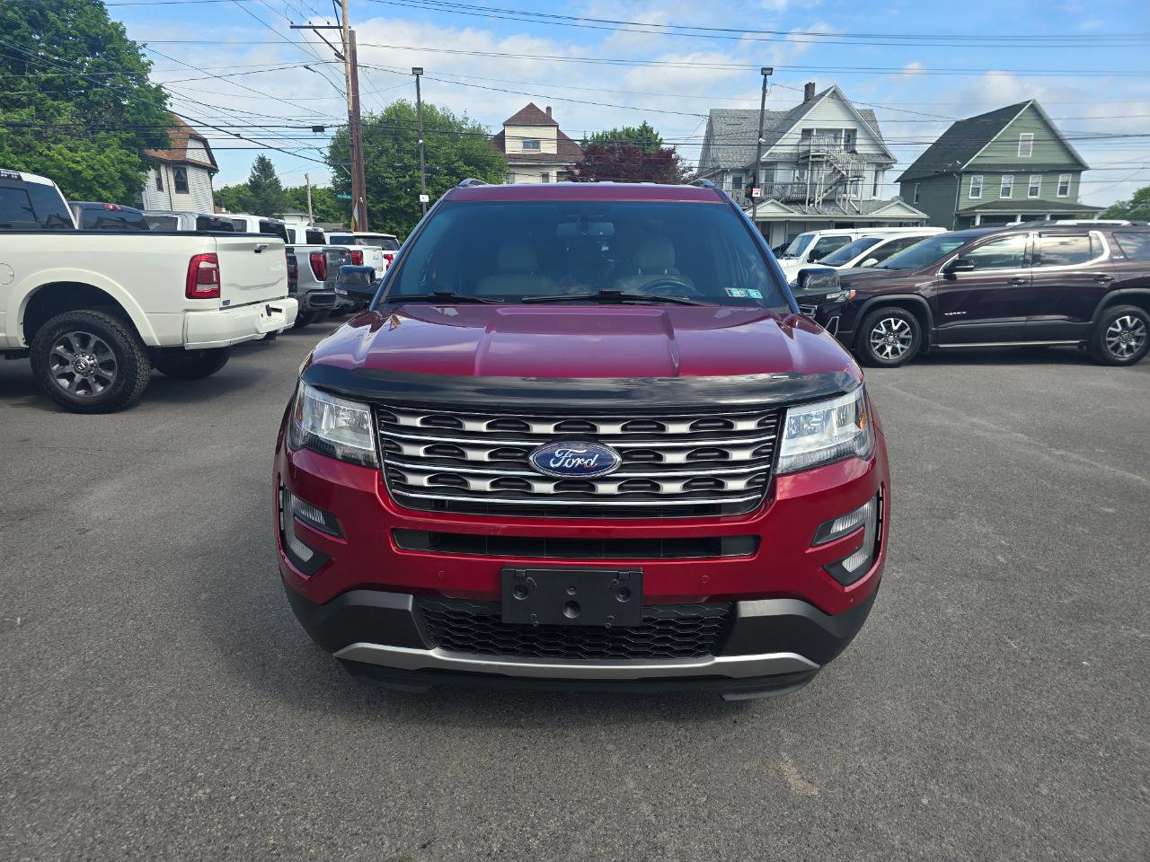 Used 2017 Ford Explorer XLT w/ Equipment Group 202A AWD/4WD image 22