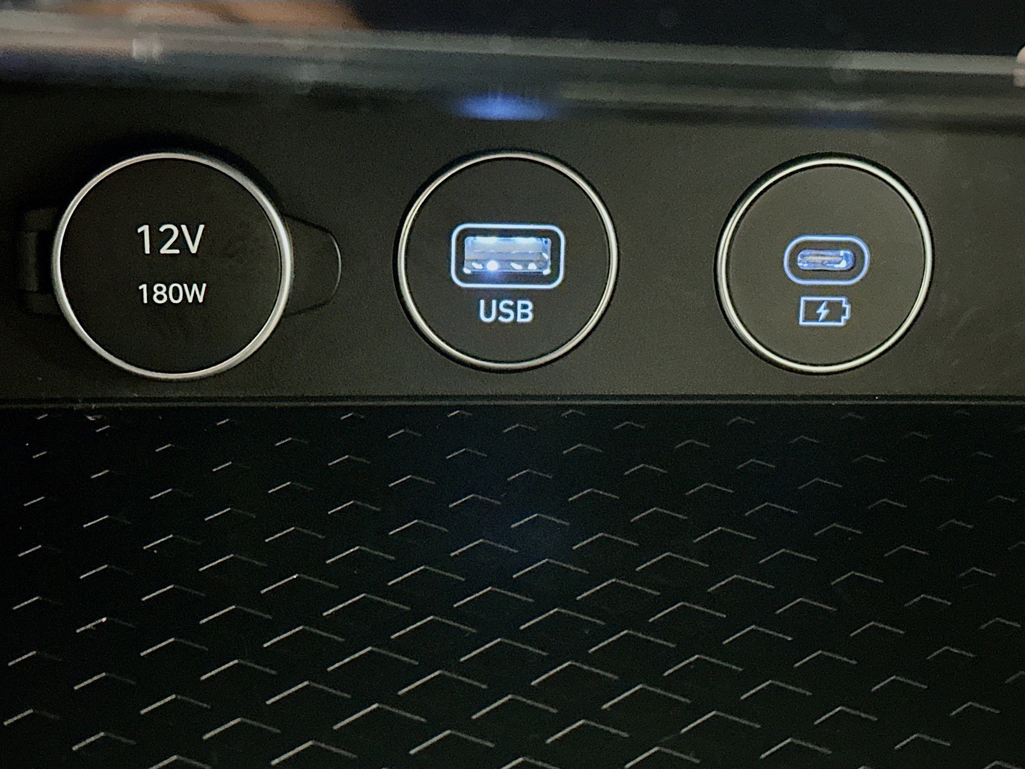 Used 2025 Genesis G70 2.5T image 26