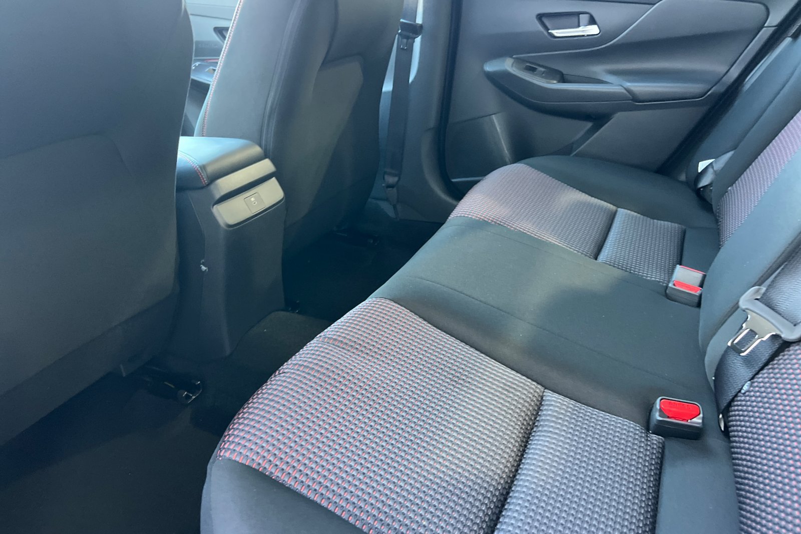 New 2027 Nissan Sentra SR w/ Floor Mat Package FWD image 9