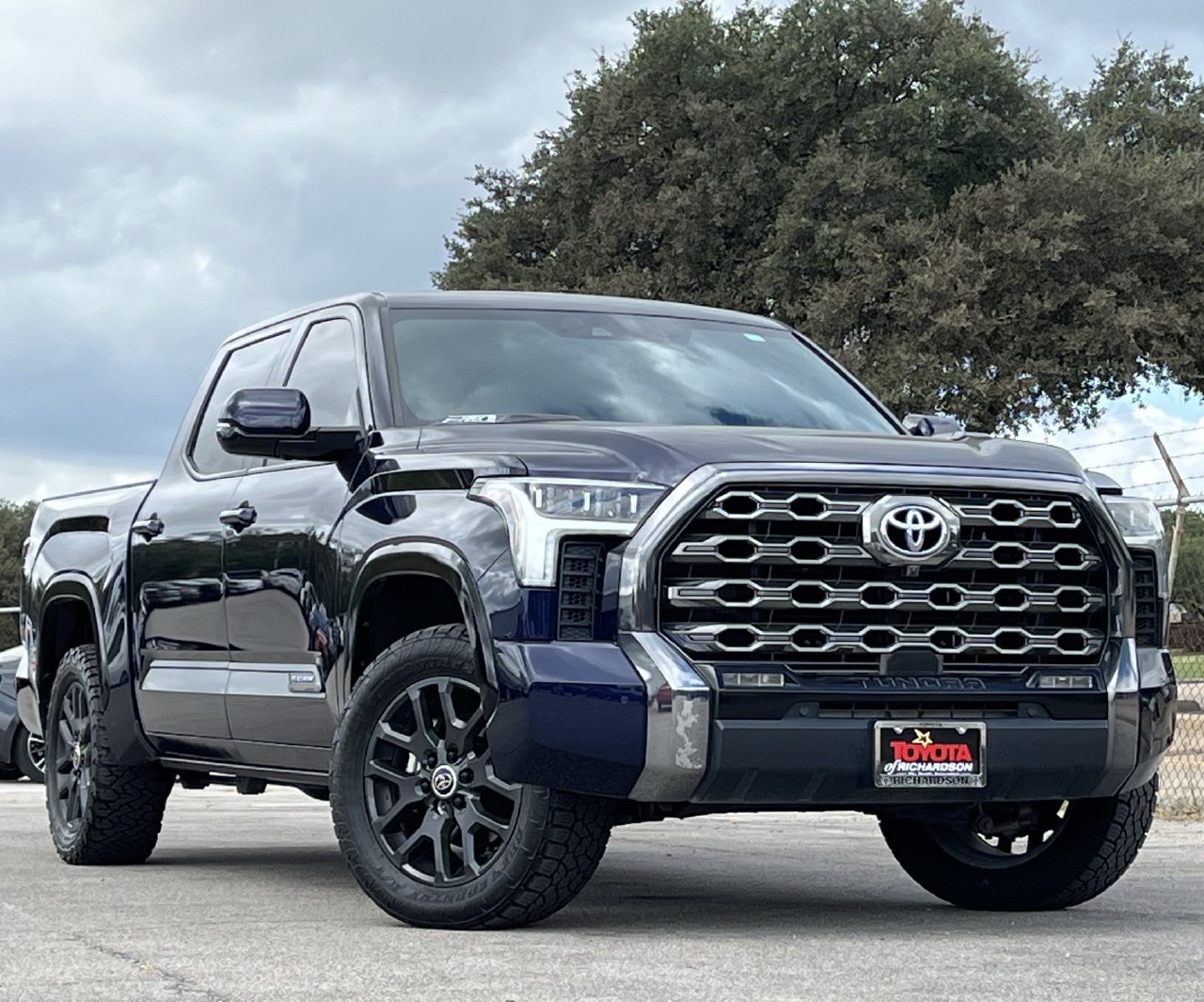 Used 2024 Toyota Tundra Platinum AWD/4WD image 2