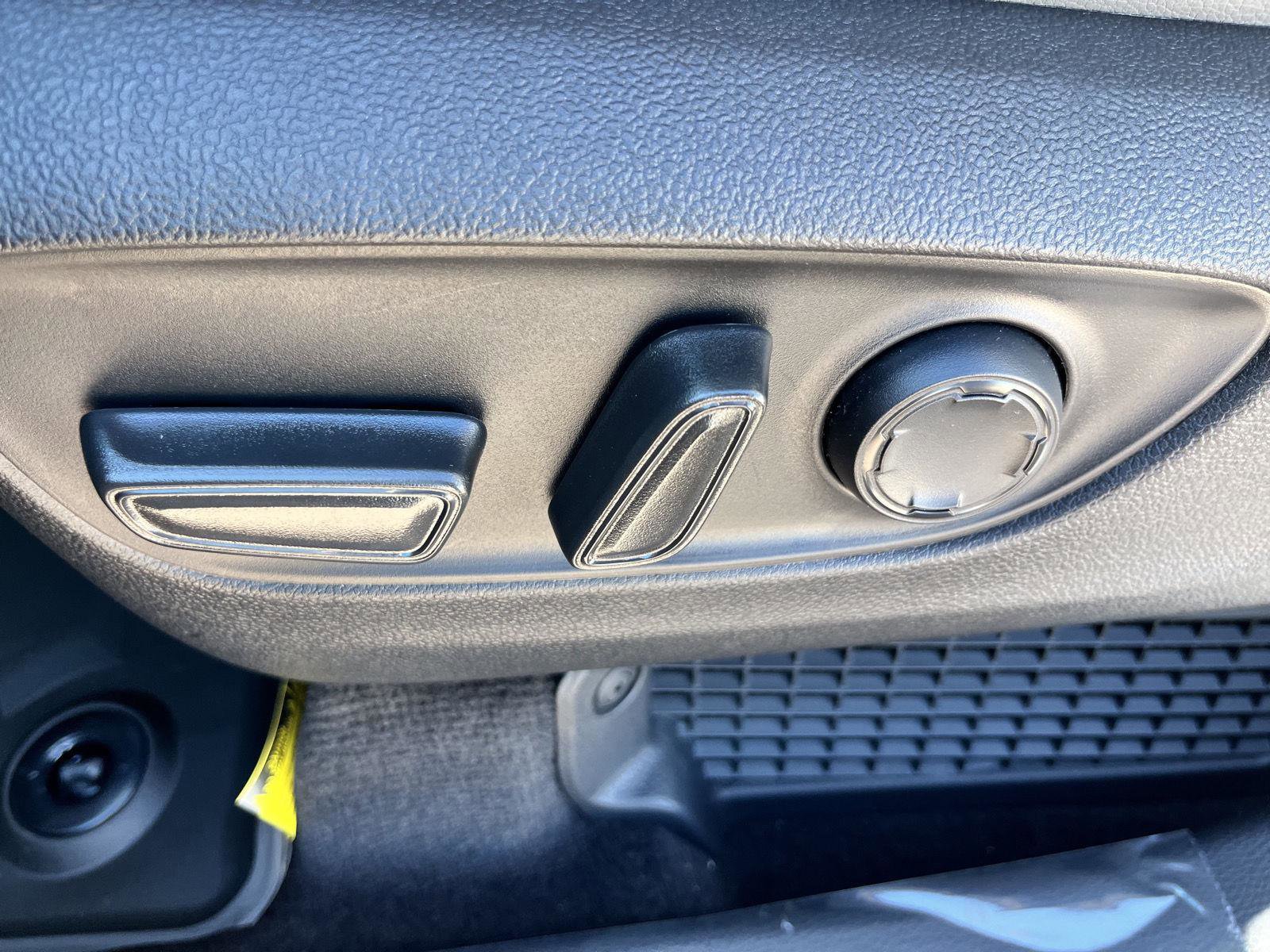 New 2025 Toyota Sienna XLE image 13