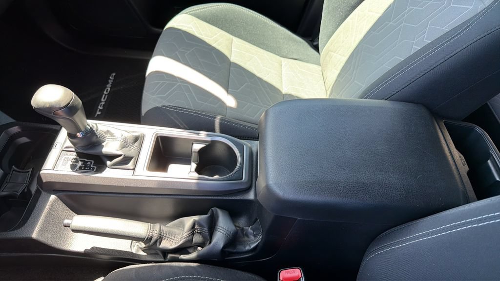 Used 2022 Toyota Tacoma TRD Off-Road RWD image 23