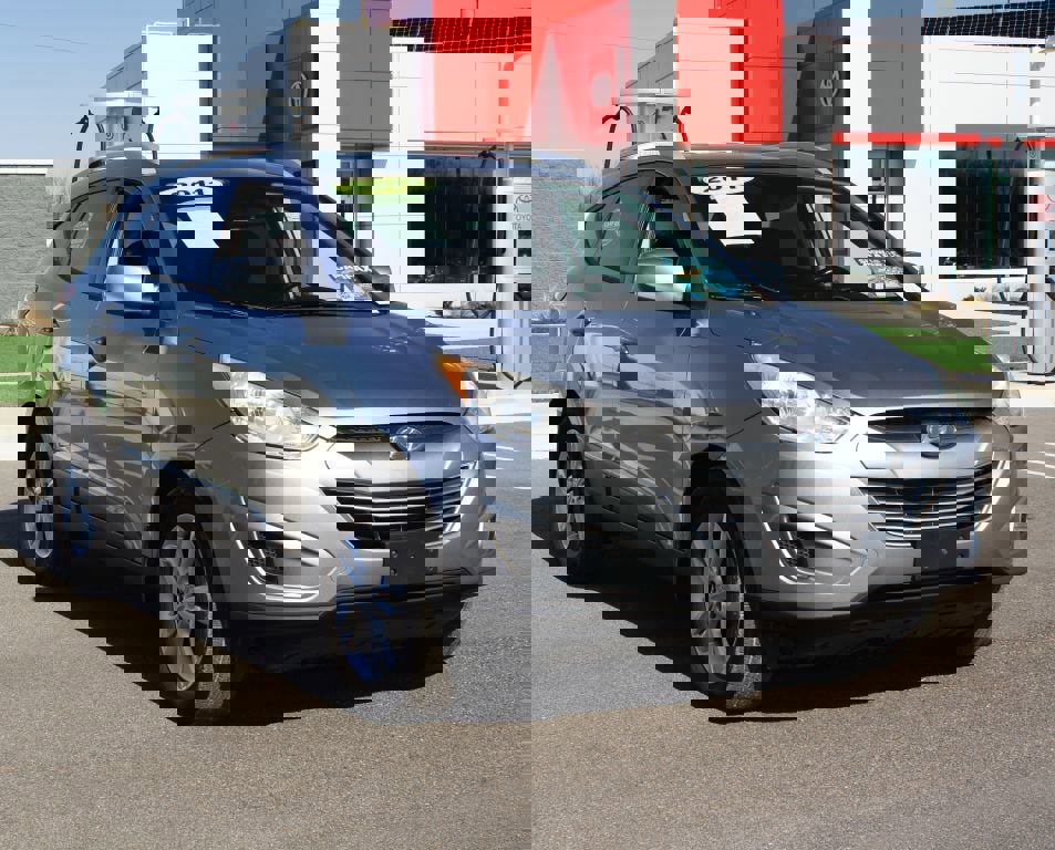 Used 2011 Hyundai Tucson GLS image 2